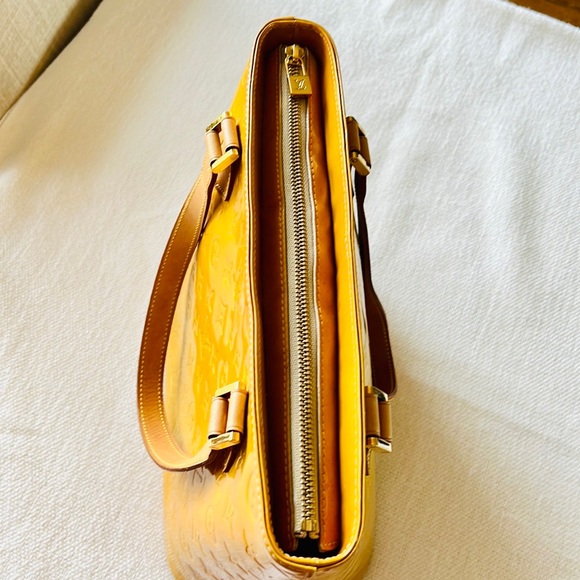 Authentic Louis Vuitton Handbag/Shoulder Bag Houston Yellow Vernis - Picture 6 of 12